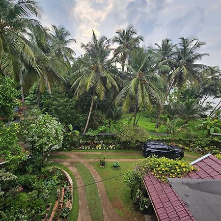 Maleyam Homestay Riverside Кожикоде Екстер'єр фото