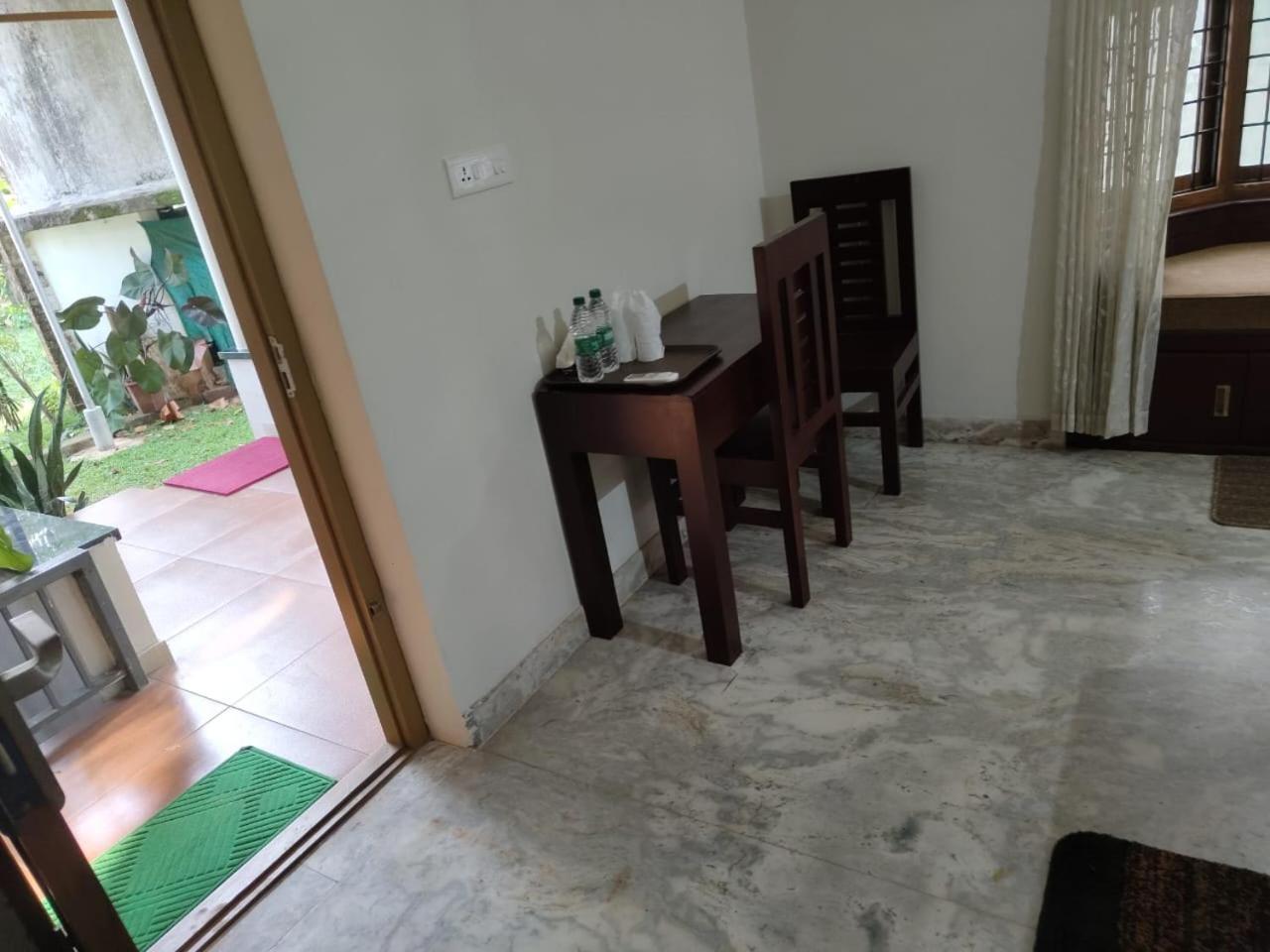 Maleyam Homestay Riverside Кожикоде Екстер'єр фото