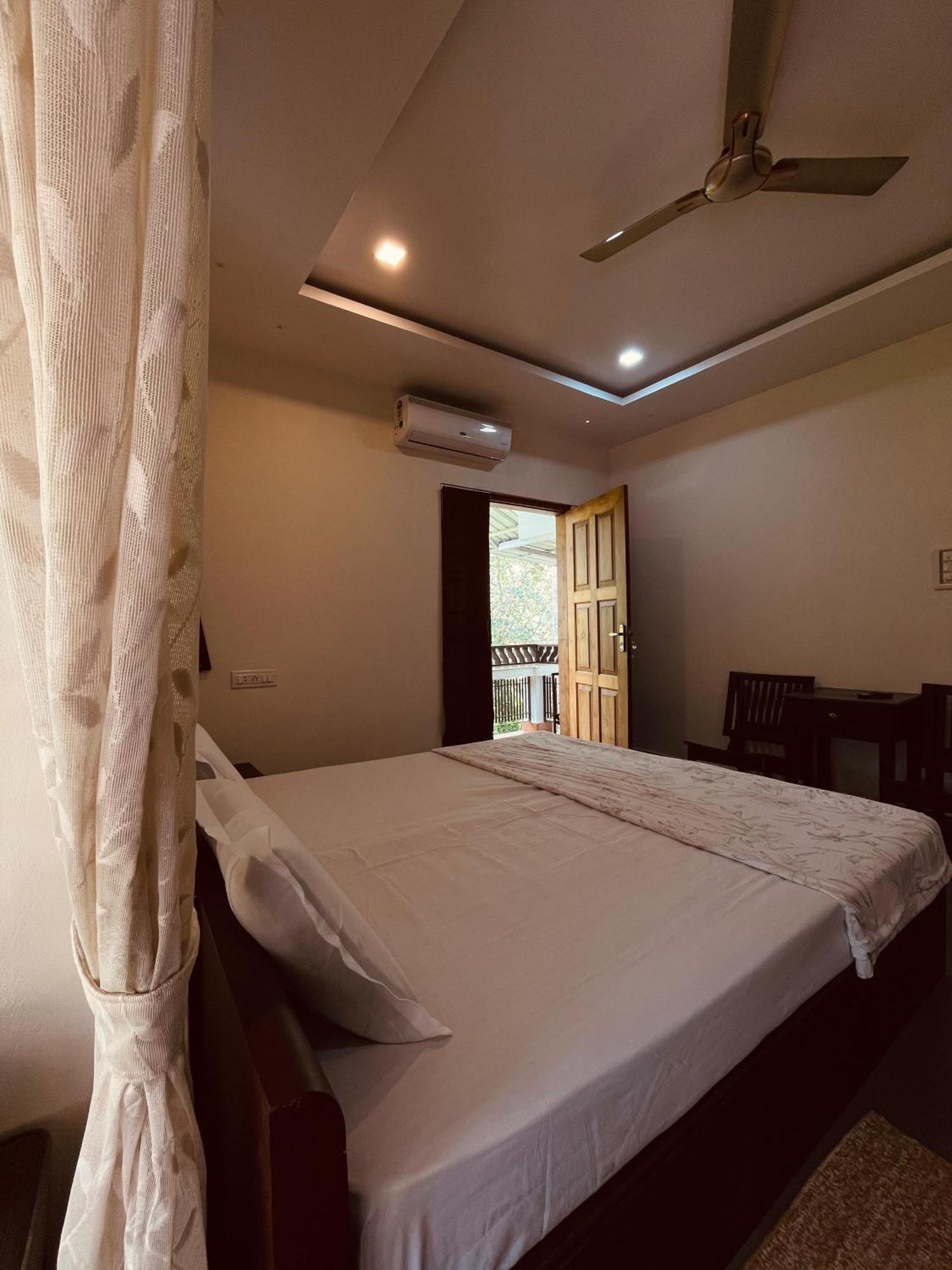 Maleyam Homestay Riverside Кожикоде Екстер'єр фото