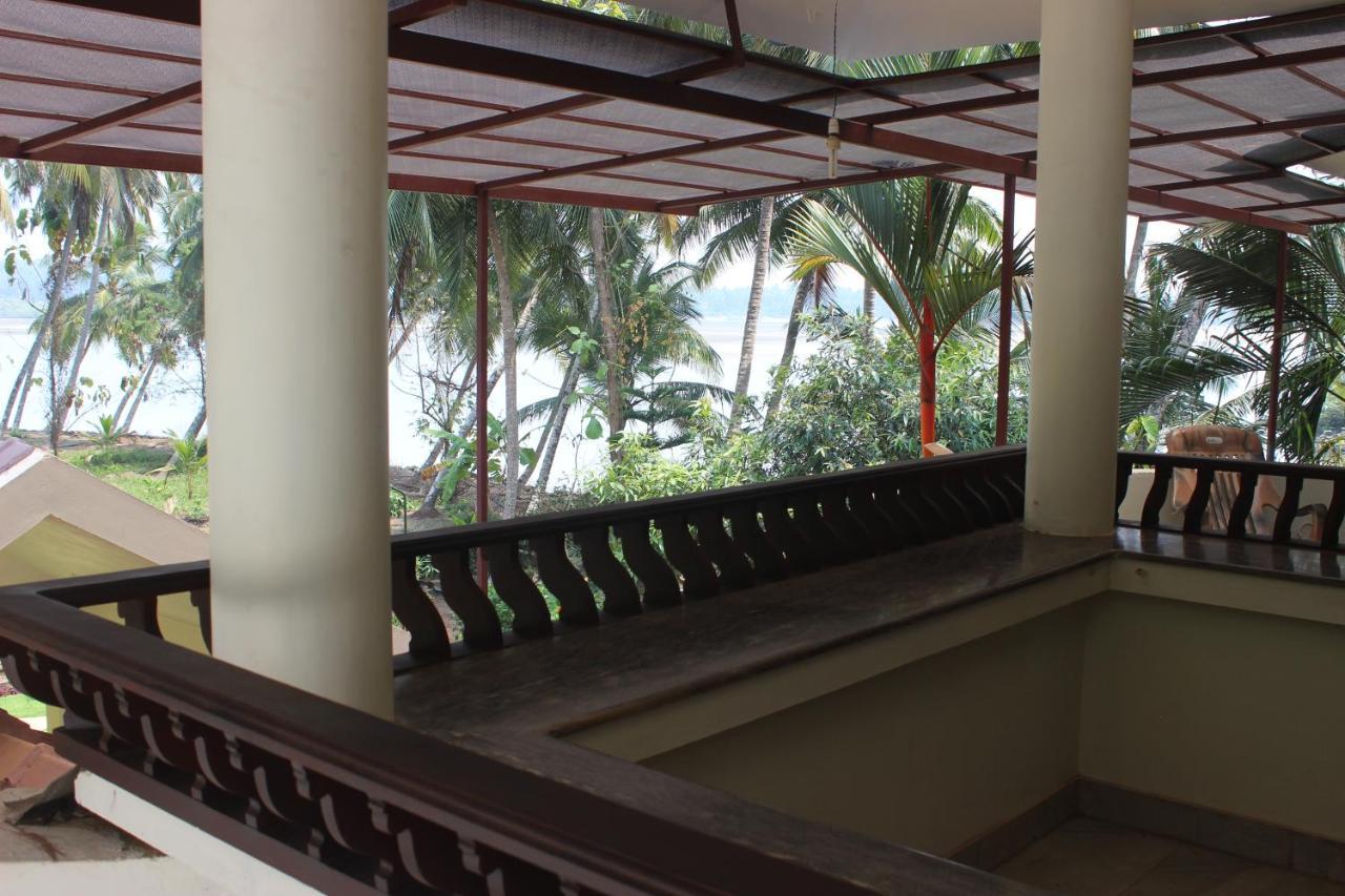 Maleyam Homestay Riverside Кожикоде Екстер'єр фото